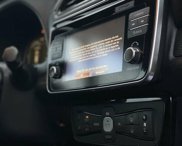 Белый Ниссан Лиф, объемом двигателя 0 л и пробегом 147 тыс. км за 10999 $, фото 24 на Automoto.ua