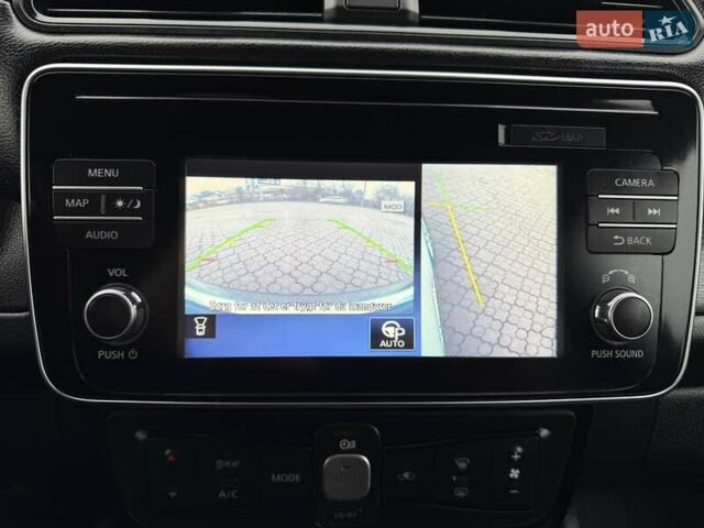 Белый Ниссан Лиф, объемом двигателя 0 л и пробегом 82 тыс. км за 13999 $, фото 9 на Automoto.ua