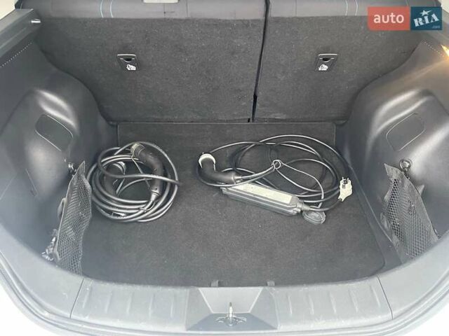 Белый Ниссан Лиф, объемом двигателя 0 л и пробегом 108 тыс. км за 12700 $, фото 28 на Automoto.ua