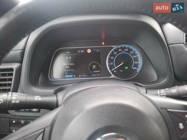 Белый Ниссан Лиф, объемом двигателя 0 л и пробегом 104 тыс. км за 12600 $, фото 6 на Automoto.ua