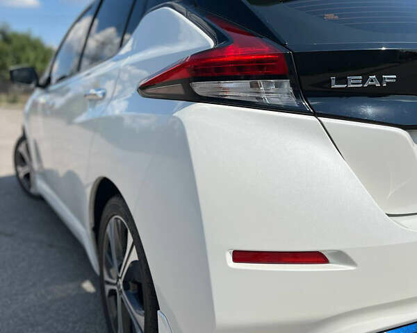 Білий Ніссан Ліф, об'ємом двигуна 0 л та пробігом 45 тис. км за 15500 $, фото 5 на Automoto.ua