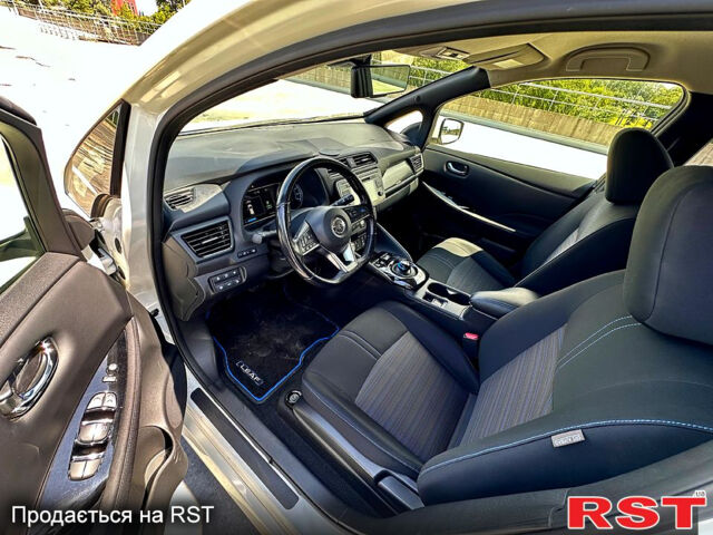 Белый Ниссан Лиф, объемом двигателя 0.13 л и пробегом 44 тыс. км за 12400 $, фото 4 на Automoto.ua