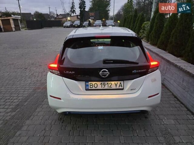 Білий Ніссан Ліф, об'ємом двигуна 0 л та пробігом 90 тис. км за 10000 $, фото 15 на Automoto.ua