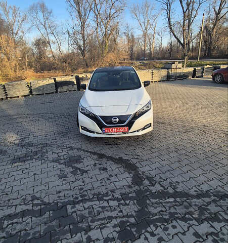 Білий Ніссан Ліф, об'ємом двигуна 0 л та пробігом 192 тис. км за 10800 $, фото 1 на Automoto.ua