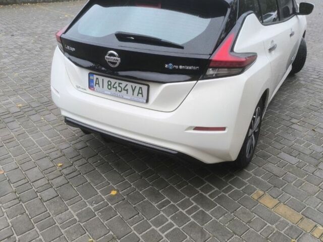 Белый Ниссан Лиф, объемом двигателя 0 л и пробегом 101 тыс. км за 12800 $, фото 3 на Automoto.ua