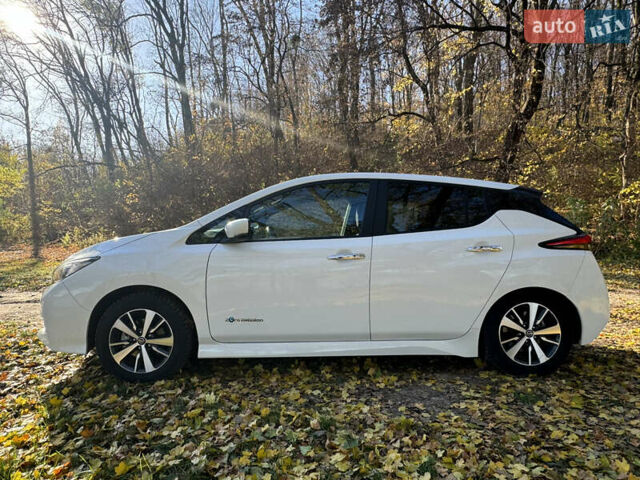 Белый Ниссан Лиф, объемом двигателя 0 л и пробегом 116 тыс. км за 11800 $, фото 56 на Automoto.ua