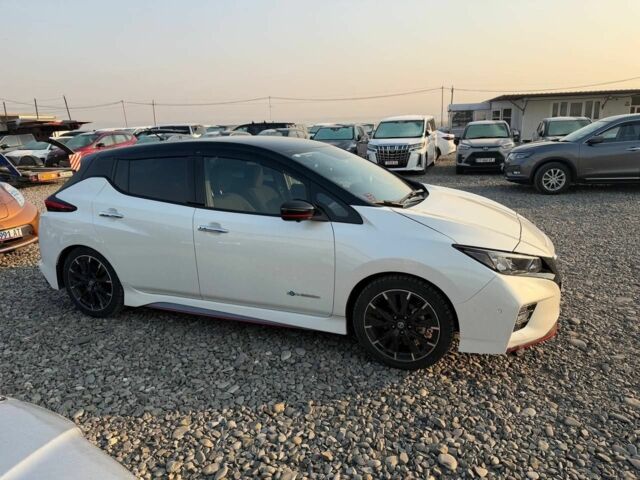 Белый Ниссан Лиф, объемом двигателя 0 л и пробегом 33 тыс. км за 16400 $, фото 6 на Automoto.ua