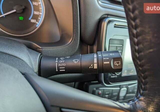 Белый Ниссан Лиф, объемом двигателя 0 л и пробегом 60 тыс. км за 14900 $, фото 34 на Automoto.ua