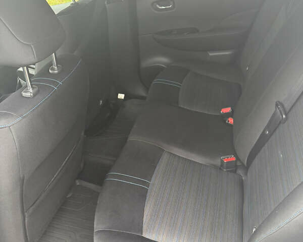 Белый Ниссан Лиф, объемом двигателя 0 л и пробегом 128 тыс. км за 10300 $, фото 15 на Automoto.ua