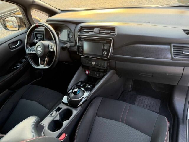 Белый Ниссан Лиф, объемом двигателя 0 л и пробегом 33 тыс. км за 16400 $, фото 9 на Automoto.ua