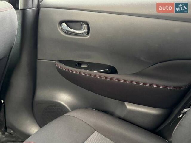 Белый Ниссан Лиф, объемом двигателя 0 л и пробегом 33 тыс. км за 16400 $, фото 20 на Automoto.ua