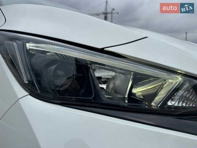 Белый Ниссан Лиф, объемом двигателя 0 л и пробегом 87 тыс. км за 12500 $, фото 63 на Automoto.ua