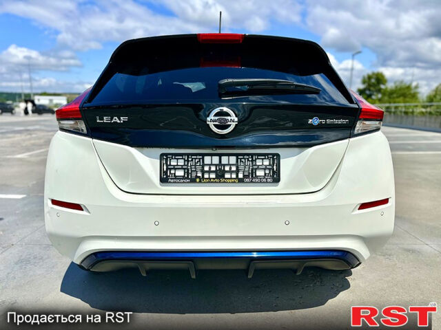 Белый Ниссан Лиф, объемом двигателя 0.13 л и пробегом 44 тыс. км за 12400 $, фото 3 на Automoto.ua