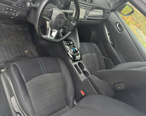 Белый Ниссан Лиф, объемом двигателя 0 л и пробегом 128 тыс. км за 10300 $, фото 16 на Automoto.ua