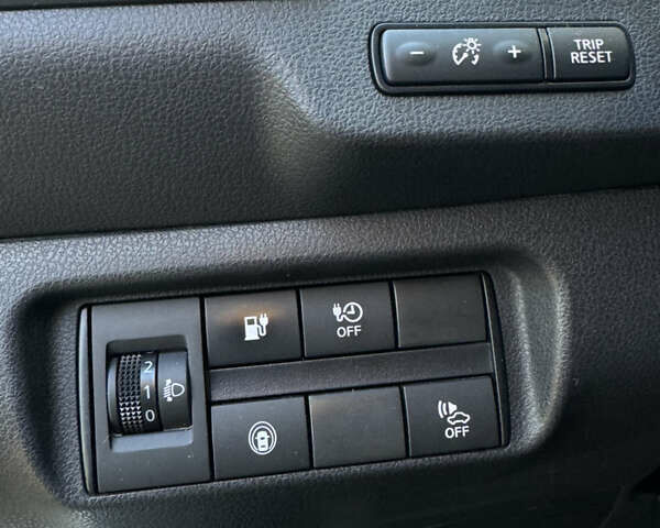 Белый Ниссан Лиф, объемом двигателя 0 л и пробегом 116 тыс. км за 11800 $, фото 72 на Automoto.ua