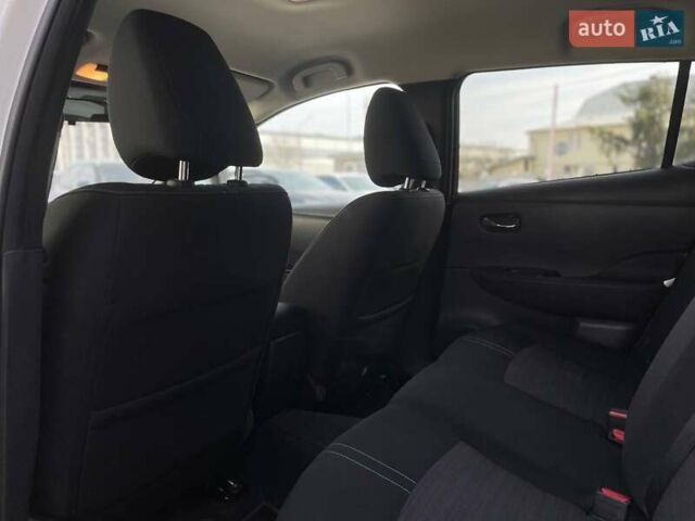 Белый Ниссан Лиф, объемом двигателя 0 л и пробегом 73 тыс. км за 13000 $, фото 15 на Automoto.ua