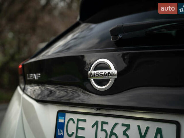 Белый Ниссан Лиф, объемом двигателя 0 л и пробегом 108 тыс. км за 13900 $, фото 18 на Automoto.ua