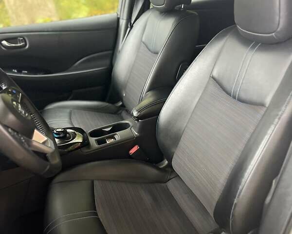 Белый Ниссан Лиф, объемом двигателя 0 л и пробегом 139 тыс. км за 10950 $, фото 8 на Automoto.ua