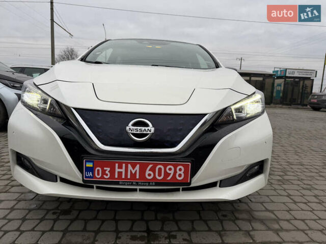 Белый Ниссан Лиф, объемом двигателя 0 л и пробегом 164 тыс. км за 11300 $, фото 8 на Automoto.ua