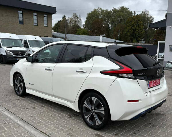 Білий Ніссан Ліф, об'ємом двигуна 0 л та пробігом 150 тис. км за 10400 $, фото 6 на Automoto.ua