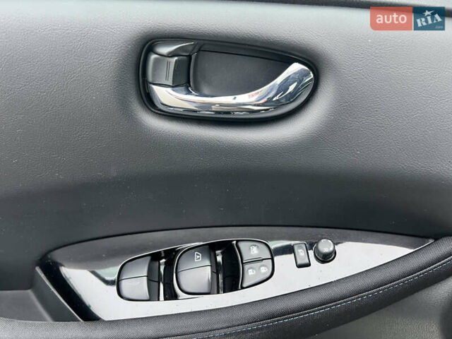 Белый Ниссан Лиф, объемом двигателя 0 л и пробегом 96 тыс. км за 13500 $, фото 20 на Automoto.ua