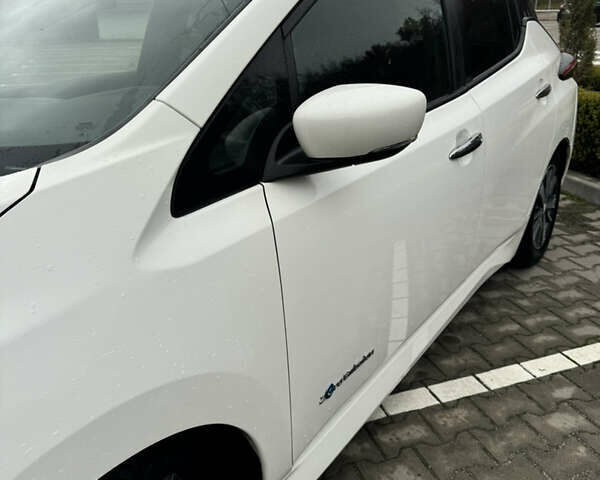 Белый Ниссан Лиф, объемом двигателя 0 л и пробегом 116 тыс. км за 11800 $, фото 25 на Automoto.ua