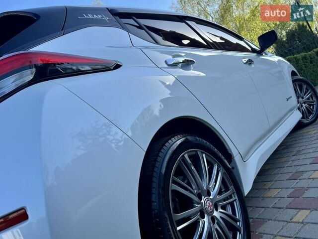 Белый Ниссан Лиф, объемом двигателя 0 л и пробегом 77 тыс. км за 12500 $, фото 9 на Automoto.ua