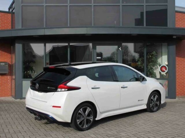 Белый Ниссан Лиф, объемом двигателя 0 л и пробегом 43 тыс. км за 9350 $, фото 4 на Automoto.ua