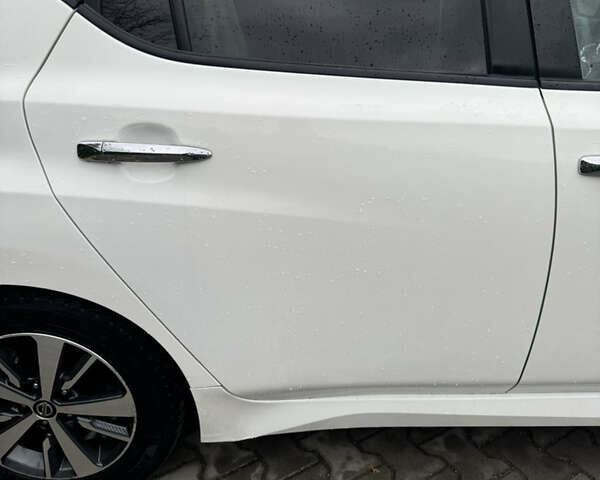 Белый Ниссан Лиф, объемом двигателя 0 л и пробегом 116 тыс. км за 11800 $, фото 36 на Automoto.ua