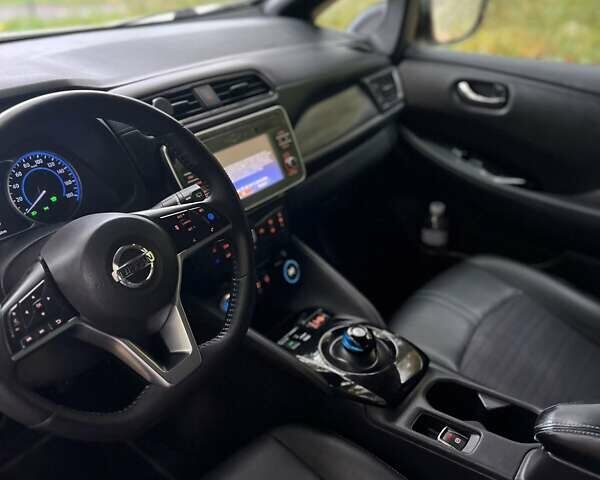 Белый Ниссан Лиф, объемом двигателя 0 л и пробегом 139 тыс. км за 10950 $, фото 3 на Automoto.ua