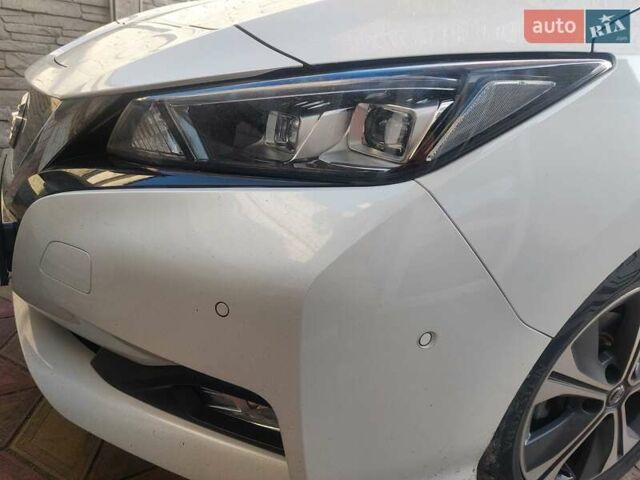 Белый Ниссан Лиф, объемом двигателя 0 л и пробегом 132 тыс. км за 12999 $, фото 21 на Automoto.ua