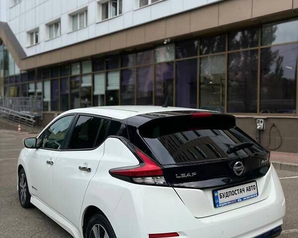 Белый Ниссан Лиф, объемом двигателя 0 л и пробегом 83 тыс. км за 12799 $, фото 13 на Automoto.ua