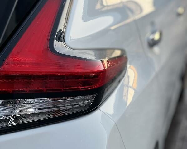 Белый Ниссан Лиф, объемом двигателя 0 л и пробегом 104 тыс. км за 14300 $, фото 26 на Automoto.ua