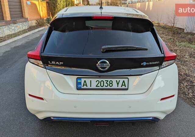 Белый Ниссан Лиф, объемом двигателя 0 л и пробегом 60 тыс. км за 14900 $, фото 11 на Automoto.ua