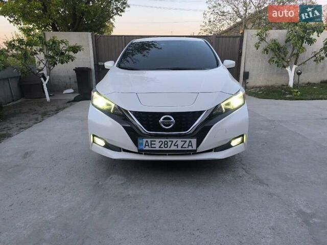 Білий Ніссан Ліф, об'ємом двигуна 0 л та пробігом 129 тис. км за 11300 $, фото 15 на Automoto.ua