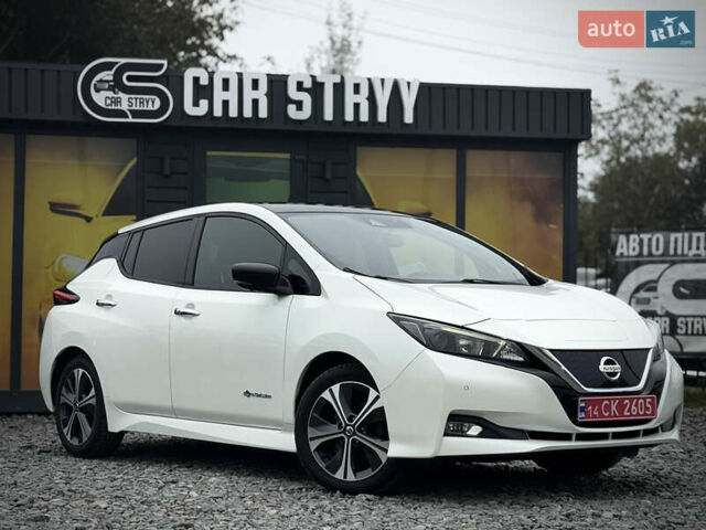 Белый Ниссан Лиф, объемом двигателя 0 л и пробегом 157 тыс. км за 11700 $, фото 9 на Automoto.ua