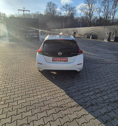 Білий Ніссан Ліф, об'ємом двигуна 0 л та пробігом 192 тис. км за 10800 $, фото 3 на Automoto.ua