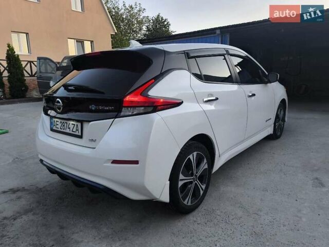 Білий Ніссан Ліф, об'ємом двигуна 0 л та пробігом 129 тис. км за 11300 $, фото 14 на Automoto.ua