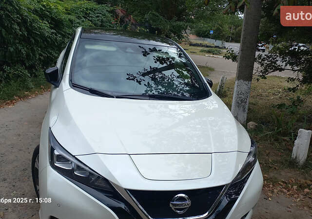 Белый Ниссан Лиф, объемом двигателя 0 л и пробегом 82 тыс. км за 15600 $, фото 19 на Automoto.ua