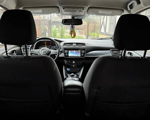 Білий Ніссан Ліф, об'ємом двигуна 0 л та пробігом 105 тис. км за 11700 $, фото 13 на Automoto.ua