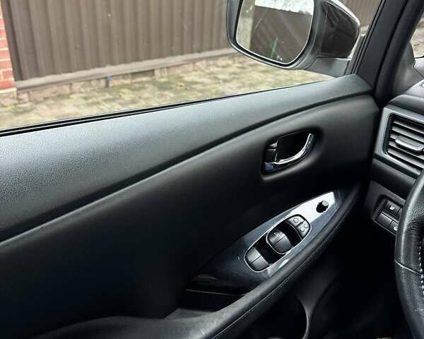 Білий Ніссан Ліф, об'ємом двигуна 0 л та пробігом 105 тис. км за 11700 $, фото 5 на Automoto.ua