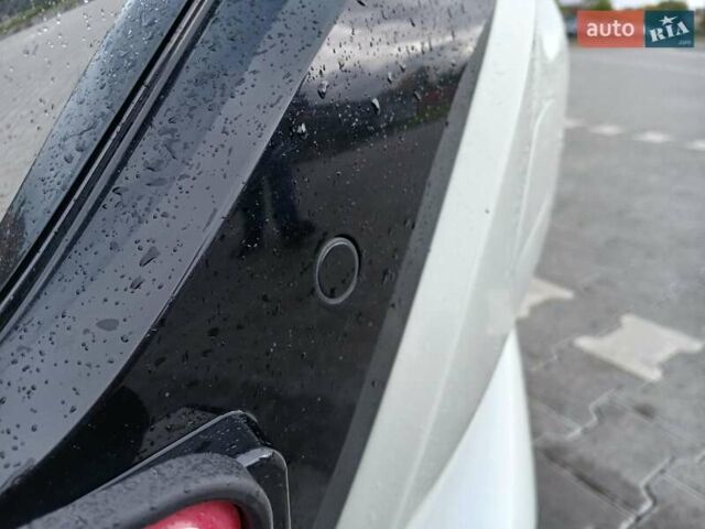 Белый Ниссан Лиф, объемом двигателя 0 л и пробегом 135 тыс. км за 12799 $, фото 32 на Automoto.ua