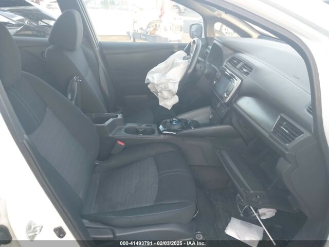 Белый Ниссан Лиф, объемом двигателя 0 л и пробегом 84 тыс. км за 7700 $, фото 6 на Automoto.ua