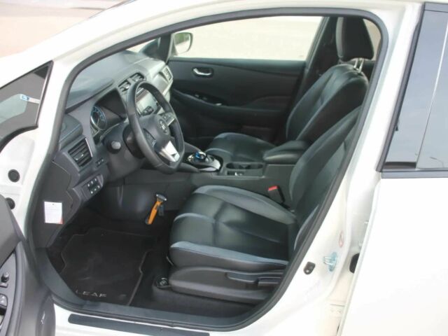 Белый Ниссан Лиф, объемом двигателя 0 л и пробегом 43 тыс. км за 9350 $, фото 7 на Automoto.ua