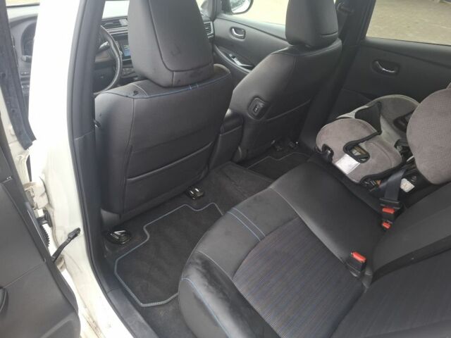 Белый Ниссан Лиф, объемом двигателя 0 л и пробегом 104 тыс. км за 12600 $, фото 7 на Automoto.ua