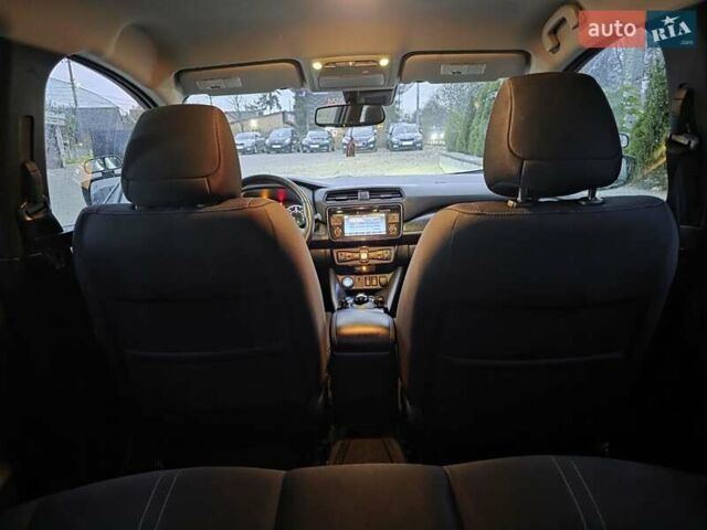 Білий Ніссан Ліф, об'ємом двигуна 0 л та пробігом 90 тис. км за 10000 $, фото 9 на Automoto.ua