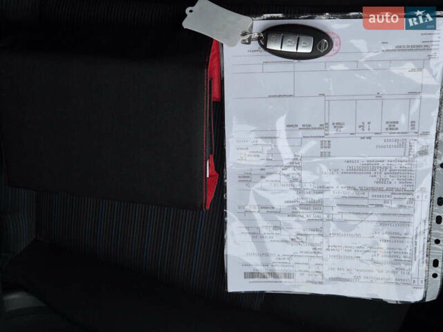 Белый Ниссан Лиф, объемом двигателя 0 л и пробегом 105 тыс. км за 10800 $, фото 8 на Automoto.ua