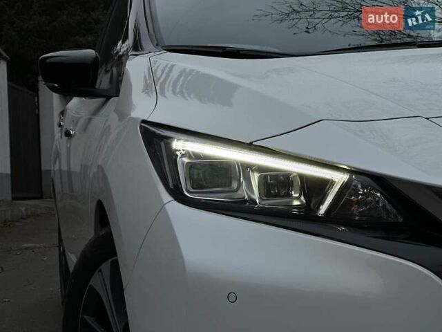 Білий Ніссан Ліф, об'ємом двигуна 0 л та пробігом 162 тис. км за 13601 $, фото 5 на Automoto.ua