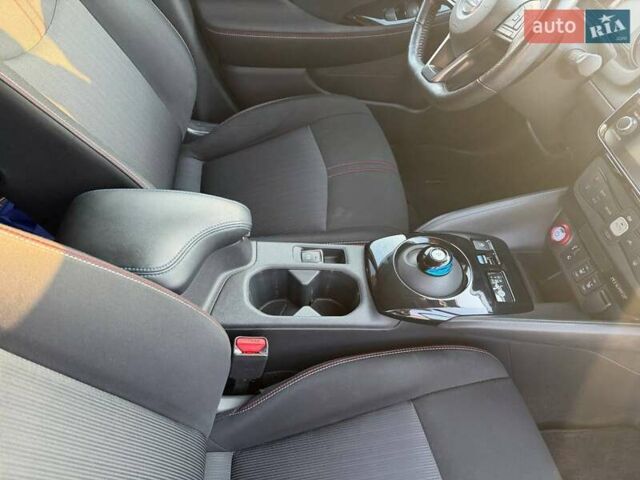 Белый Ниссан Лиф, объемом двигателя 0 л и пробегом 33 тыс. км за 16400 $, фото 12 на Automoto.ua