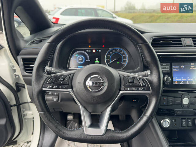 Белый Ниссан Лиф, объемом двигателя 0 л и пробегом 157 тыс. км за 11700 $, фото 55 на Automoto.ua